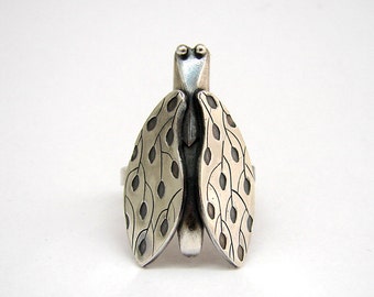 silver cicada ring, engraved, oxidised