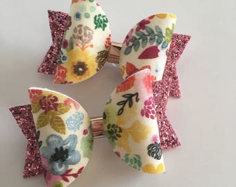 Individual vintage floral glitter bow