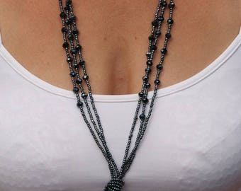 Necklace hematite with a bow color