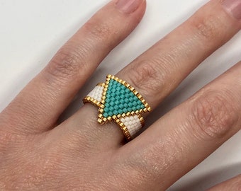 Peyote beaded triangle ring white/turquoise/gold