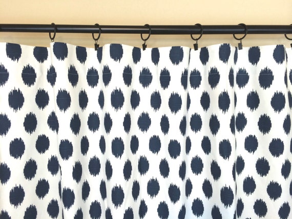 Premier Navy Ikat stippen gordijnen. Paar 2 panelen. Blauwe Premier Navy Ikat stippen gordijnen. Paar 2 panelen. Blauwe