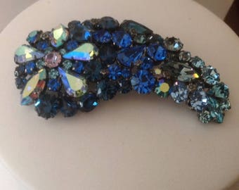 Exquisite Vintage Shades of Blue Crystal Rhinestone Brooch...Made in Austria