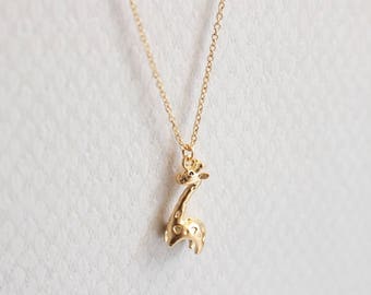 Super dainty 3D Giraffe necklace in Gold or Silver, Everyday necklace, Bridesmaid gift, Wedding necklace, Gift, Simple, Animal necklace