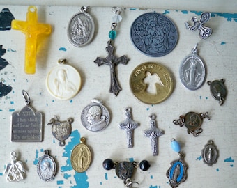 Vintage religious items lot - Crosses, crucifix, rosary medals, etc - Lot of 21 - Assemblage jewelry making supplies - cheesegrits #29