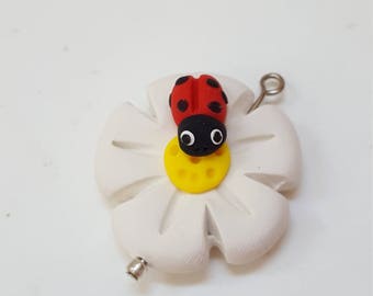 Daisy With Ladybug Large 26mm Bead Pendant Charm/ White And Yellow/ Polymer Clay Flower/ Handmade/ Jewelry Supplies/ Craft Beads/ Beading