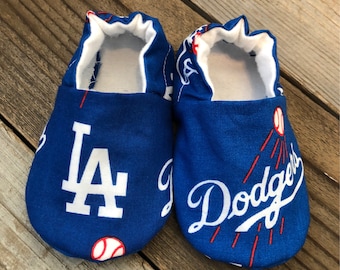 LA Dodgers baby booties, dodgers baby booties, dodgers baby shoes, dodgers soft sole baby shoes, dodgers baby moccs, dodgers booties