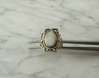 Mother of Pearl /Sterling Silver Ring (size 6.5)