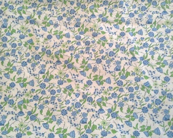 Blue and Green Floral Print on White Background Vintage Cotton 4 1/2 Yards X0863