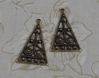 LuxeOrnaments Oxidized Brass Filigree Pyramid Pendant (2 pcs) 34x20mm S-5911-B