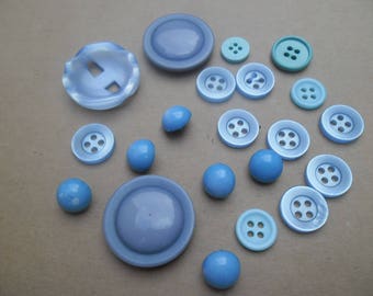 20 VINTAGE sky blue buttons 25 mm to 11 mm / BUTTONS / buttons