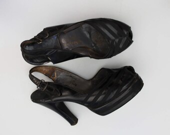 s a l e ... 1940s Platforms / Vintage 40s Heels / Size 5