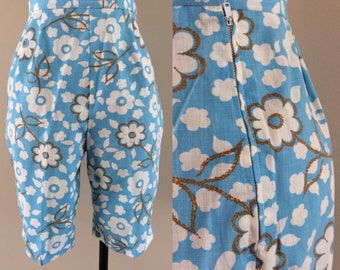 1960's Cotton Linen Floral Print High Waisted Shorts 24" Waist Size XS by Maeberry Vintage