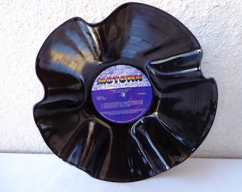 1983 LIONEL RICHIE Can't Slow Down Vinyl Record Bowl. RePurposed Vinyl Record. Record Bowl. Music Lover Gift. Lionel Richie Fan Gift. Soul