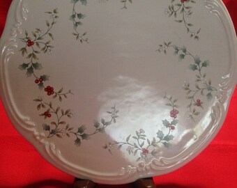 Pfaltzgraff Porcelain Winterberry Trivet or Cheese Tray, Ivy and Berries, Embossed, Scalloped