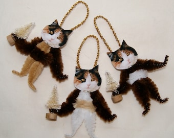 Chenille Ornaments, Primitive Vintage Style Chenille Christmas Ornaments, Calico Cat (169)