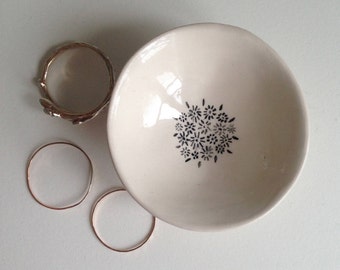 Ceramic ring dish with painted flowers
