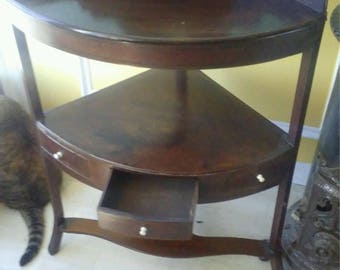 Corner shelf stand