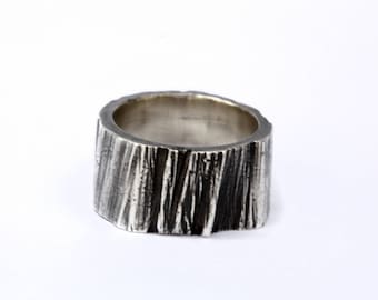 Trunk ring / Handcrafted 925 sterling silver