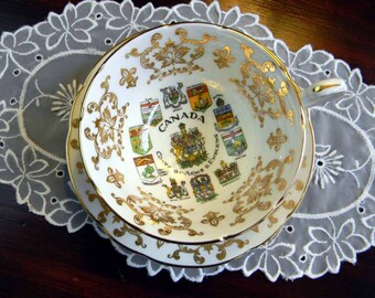 Paragon, Coats of Arms Emblems, Canada Footed Tea Cup, Teacup and Saucer Redg England 14017