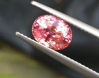 Certified Padparadscha Sapphire 2.6 carats Unheated