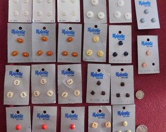 22 cards of vintage Majestic buttons all new