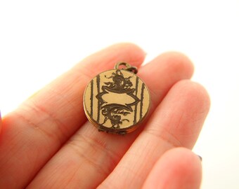 Engraved Locket - Gold Filled Locket - Flower Locket - 1940s Locket - Wedding Locket - Vintage Jewelry