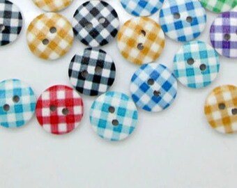 15 wooden buttons printed check