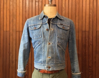 Wrangler 60s Small Denim Jean Jacket Men's Vintage Trucker Work Made In USA Thrashed Faded Repaired