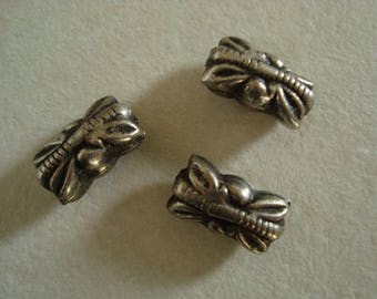 Set of three rectangular beads