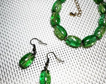 Set bracelet and earrings green glass