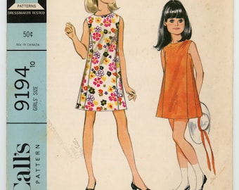 Vintage McCalls Sewing Pattern - 9194 ca.1968 - Girl's Dress, size 10