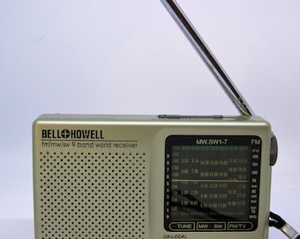 Vintage Bell & Howell AM/FM 9-Band World Receiver