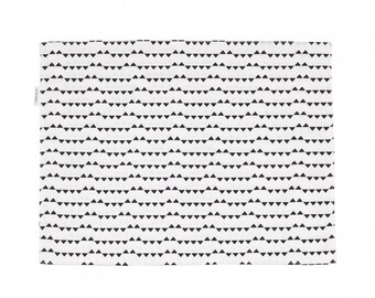 Small triangles placemat