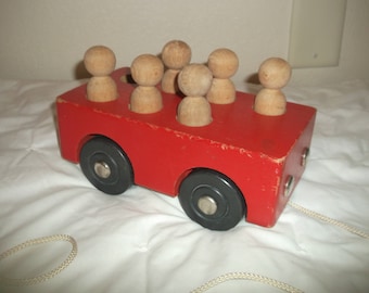 Creative Playthings Bus Pull Toy 60's NICE!