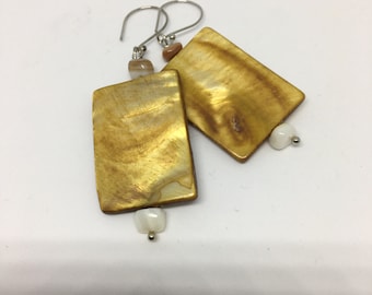 Caramel beaded earrings, square, marbled, elegant earrings