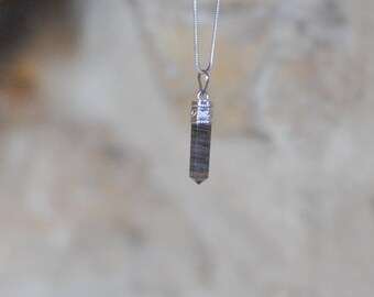 Fluorite stone pendant necklace