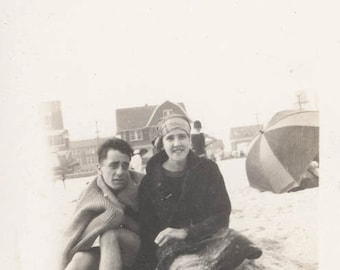 Vintage photo 1915 Rockaway Beach New York Bathing Beauty Couple