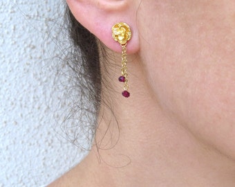 Gold flower stud earrings, Gold garnet earrings