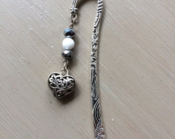 Silver Metal bookmark, beads and heart