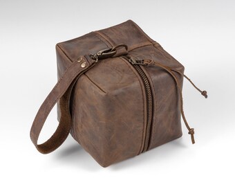 Real LEATHER Cube Toiletry bag with Wristlet, Leather Dopp kit, Handmade Travel case with Personalization, Gift for men, Toiletry Case