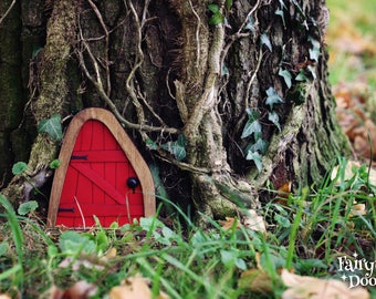 Fairy Door 'Iris' in Red - Red Fairy door - Fairy door for tree - Miniature door - Fairy garden - Fairytale door - Tooth Fairy door
