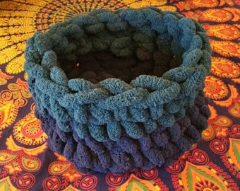CuddleBucketDesigns Cat & Small Dog Beds