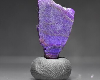 Sugilite Rough Gem Purple Gemstone Lapidary Cabbing Wire Wrapping Excellent Color Wessels Mine
