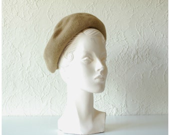 Lillle beret • 1950s felted wool hat