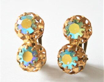 Vintage rhinestone earrings. Clip on earrings. Crystal earrings. Vintage jewellery