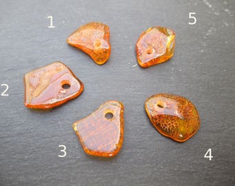Baltic amber: 1 Pendant 1.9 cm to 2.2 cm - set c