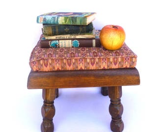 CHUNKY VINTAGE FOOTSTOOL