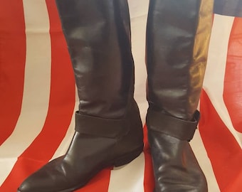 Sweet black leather buckle boots 1980s vintage