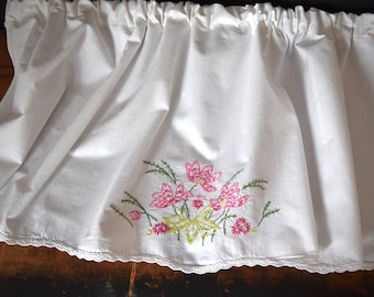 Upcycled Valance - Upcycled Vintage Linen - Hand Embroidered Valance - Valance - Window Treatment