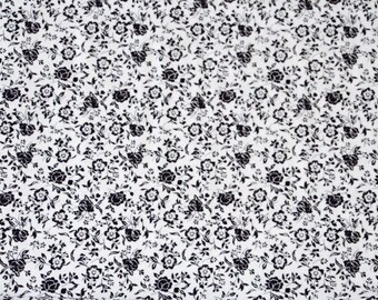 Small black and white flowers Roses